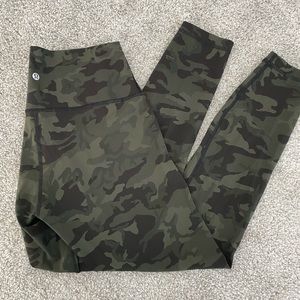 Camo lululemon aligns 25”
